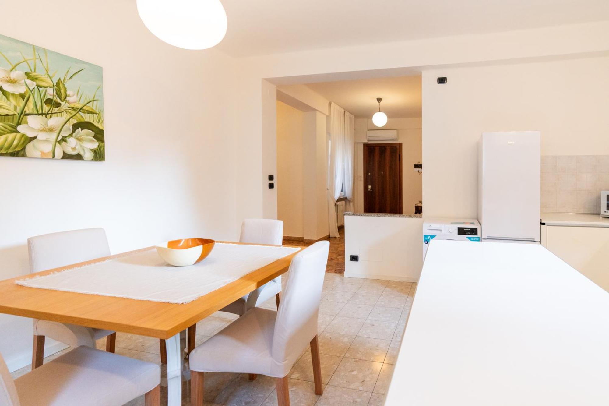 Domus Verona - Elegante Residenza Con Affaccio Su Porta Leoni Стая снимка