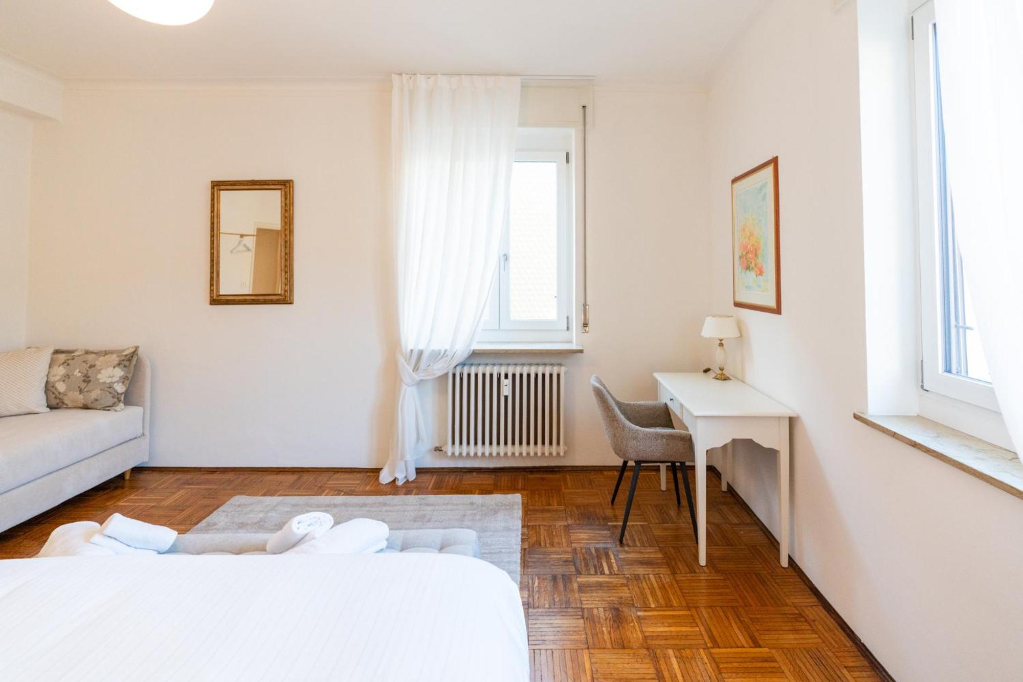 Domus Verona - Elegante Residenza Con Affaccio Su Porta Leoni Стая снимка