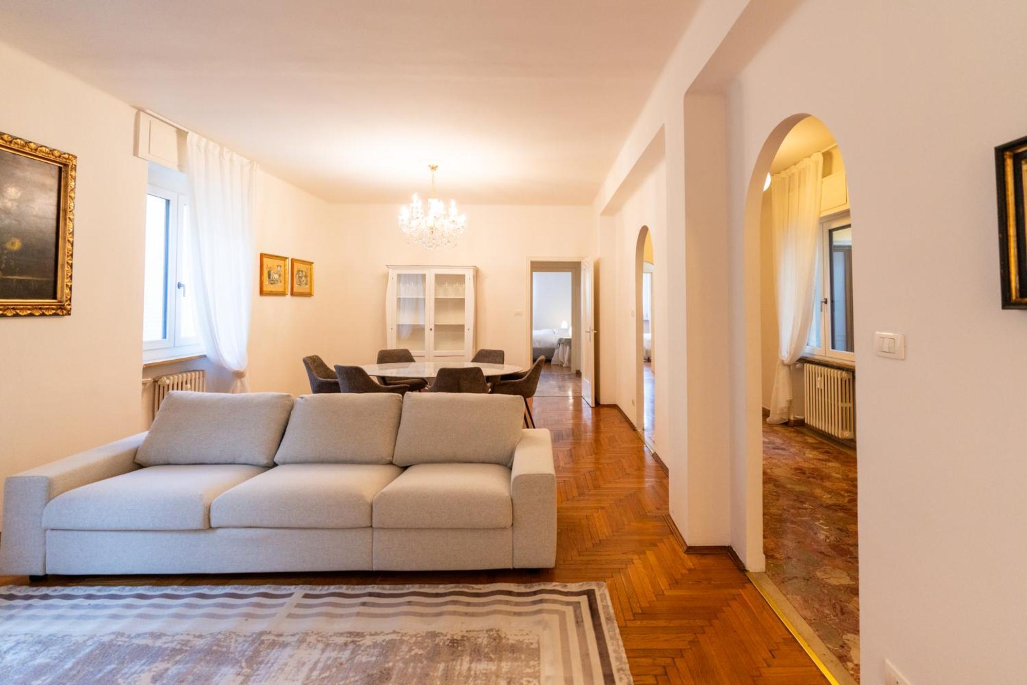 Domus Verona - Elegante Residenza Con Affaccio Su Porta Leoni Стая снимка