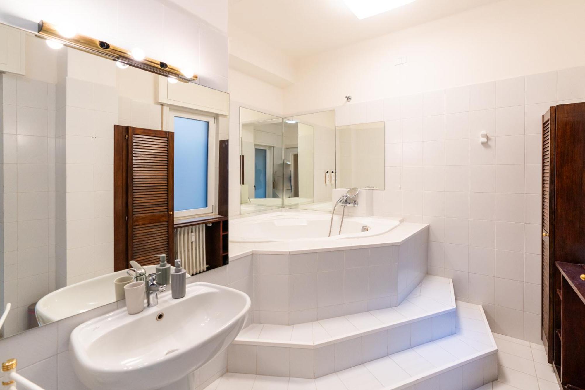 Domus Verona - Elegante Residenza Con Affaccio Su Porta Leoni Стая снимка